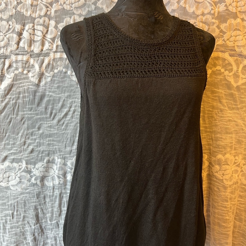Women’s small black Loft tank